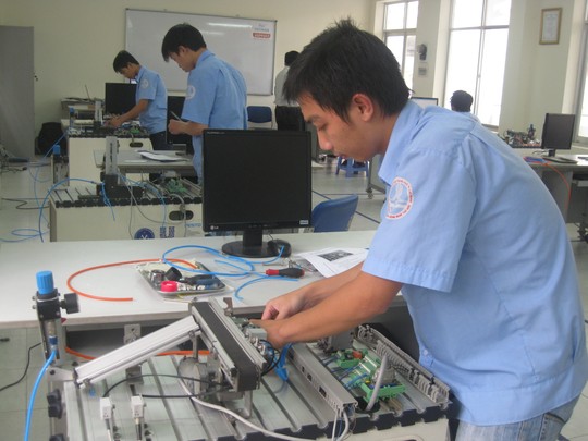 Học viên thực hành tại trung tâm dạy nghề Học viên Trường nghề trong kỳ thi Tay nghề Quốc gia